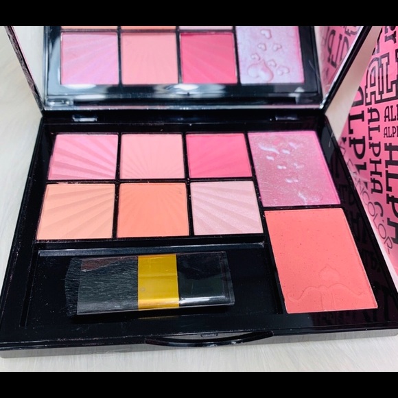ALPHA GIRL. Blush & bronzing kit💄💋 - Picture 2 of 8